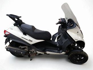 Unfall Kfz Roller Piaggio  MP3 MODEL LT 2010/9
