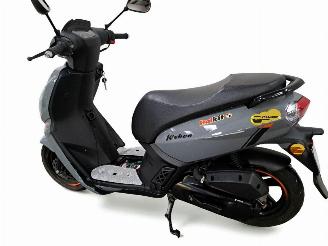 Peugeot  KISBEE picture 6