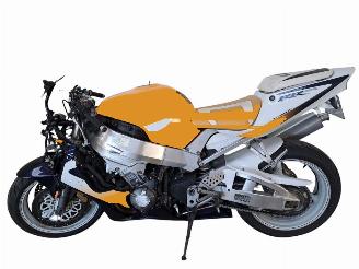 Honda CBR 900 RR picture 2