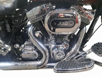 Harley-Davidson Street Glide CVO picture 5