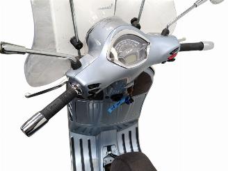 Piaggio  GTS VESPA picture 11