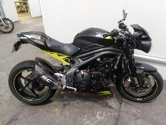 Vrakbiler auto Triumph Speed Triple  2021/3