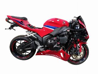 Vrakbiler auto Honda CBR 600 RR 2024/8
