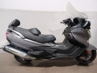 skadebil bromfiets Suzuki  BURGMAN 2019/5