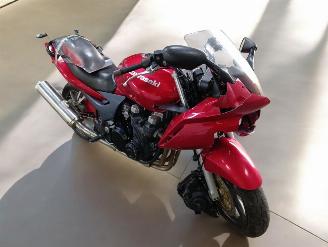 Kawasaki ZR - 7 S picture 3