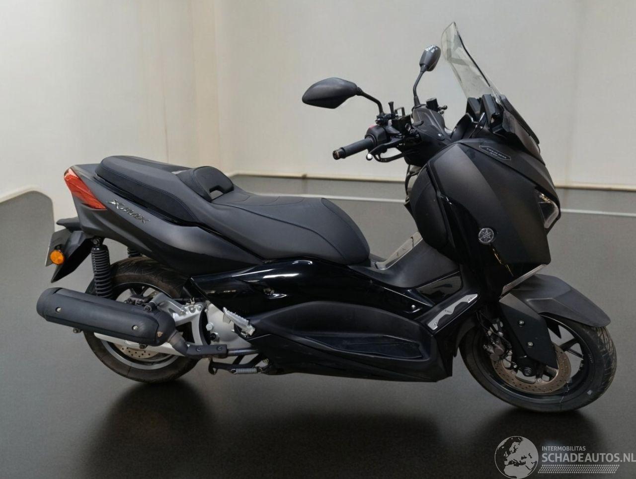 Yamaha Xmax 