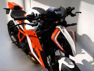 KTM 1290 Super Duke R  picture 14