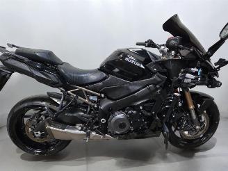 krockskadad bil motor Suzuki GS 1000 XS 1000GT 2022/6