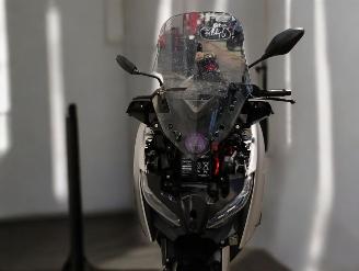 Yamaha Xmax  picture 2