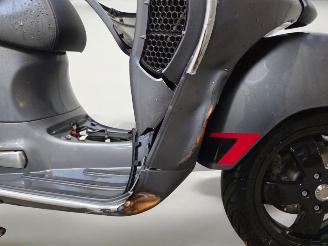 Piaggio  GTS picture 5