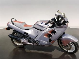 damaged motor cycles Honda CBR 1000  1988/3