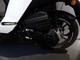 Peugeot  TWEET picture 11