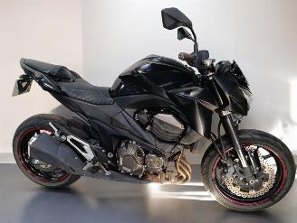 krockskadad bil motor Kawasaki Z 800  2014/7