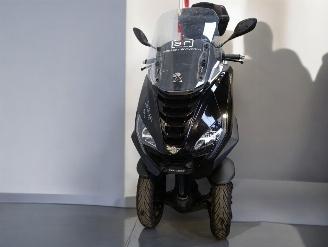 Peugeot  METROPOLIS picture 2
