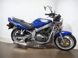 skadebil motor Suzuki GS 500 E 2001/3