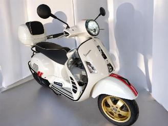 uszkodzony skutery Piaggio  GTS VESPA 2021/12