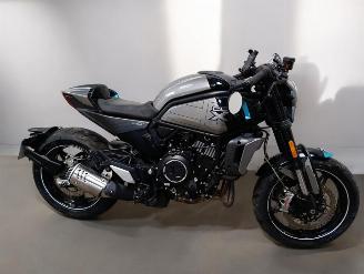 krockskadad bil motor CFMoto  CL X 2022/8