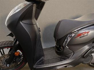 Honda  SH A picture 4