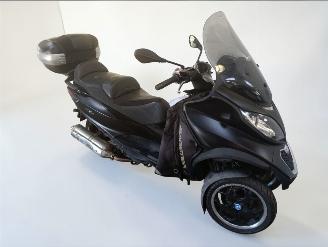 skadebil bromfiets Piaggio  MP3 2014/8