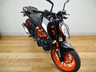 KTM 390 Duke  picture 1