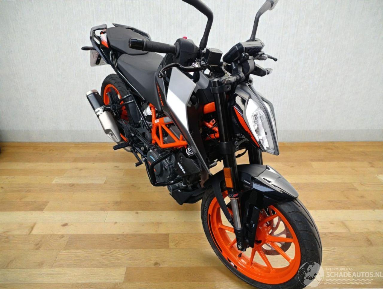 KTM 390 Duke 