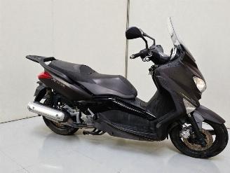 krockskadad bil motor Yamaha XMAX  2011/6