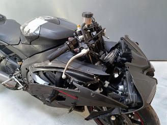 Yamaha YZF - R6  picture 4