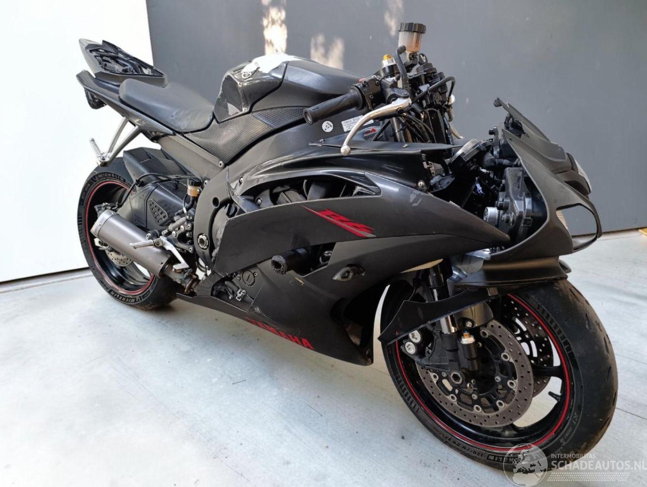 Yamaha YZF - R6 