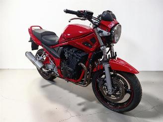 skadebil motor Suzuki Bandit 650  2005/7