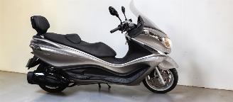 skadebil bromfiets Piaggio X10  2012/9