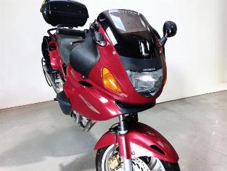 Honda NT 650  picture 17