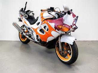 damaged passenger cars Suzuki GSX 600 F 2001/7