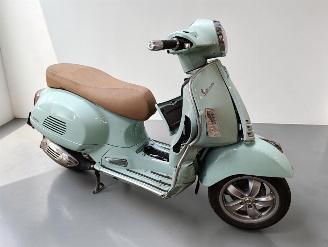 Coche accidentado Piaggio  GTS 2023/6