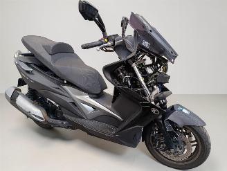 skadebil bromfiets Kymco  XCITY I 2015/7