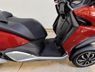 Peugeot  METROPOLIS picture 7