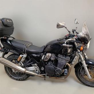 Suzuki GSX 750 INAZUMA picture 4