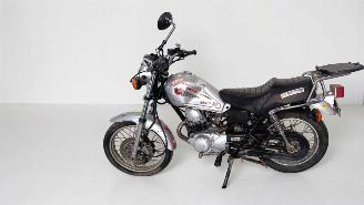 Yamaha SR 125  picture 7