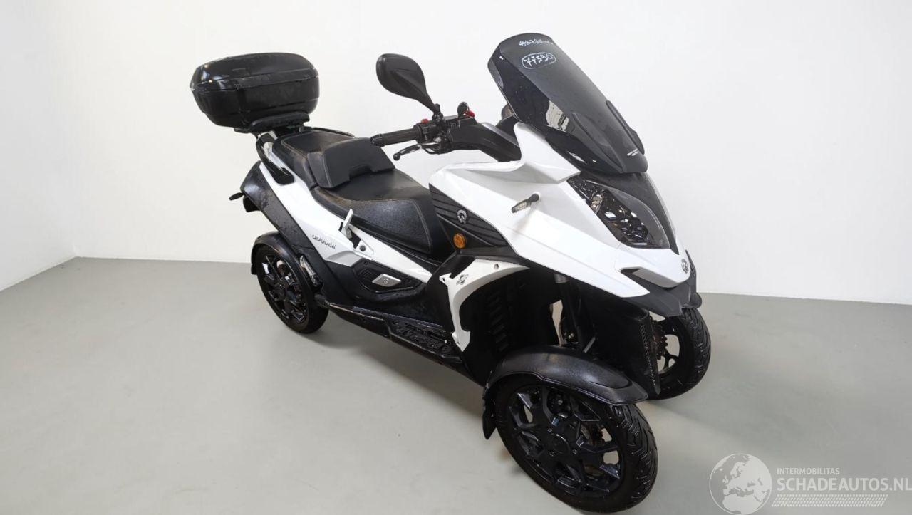 Quadro  QOODER
