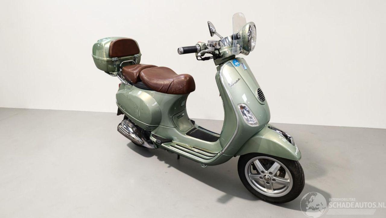Piaggio  LXV VESPA