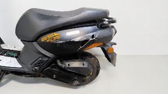 Peugeot  STREET ZONE picture 6