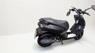 Peugeot  STREET ZONE picture 6