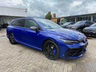skadebil auto Volkswagen Golf R Variant 4Motion *KAM - AHK - NAV - PANO* 2025/4