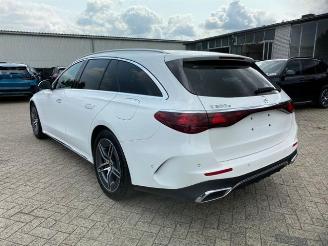 Schadeauto Mercedes E-klasse 300 T dition AMG Lin *NAVI - AHK - KAM* 2023/12