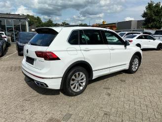 Volkswagen Tiguan 1.4 TSI e-Hybrid R-Line *PANO - AHK -KAM* picture 2