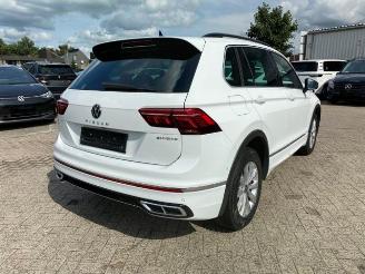 skadebil auto Volkswagen Tiguan 1.4 TSI e-Hybrid R-Line *PANO - AHK -KAM* 2022/7