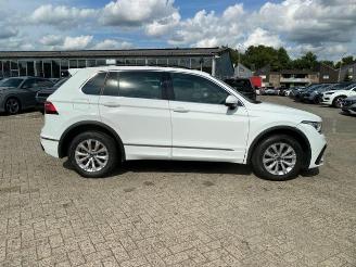 Volkswagen Tiguan 1.4 TSI e-Hybrid R-Line *PANO - AHK -KAM* picture 3