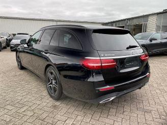 uszkodzony samochody osobowe Mercedes E-klasse 300d T AMG Lin *PANO - AHK - KAM - LD* 2022/7