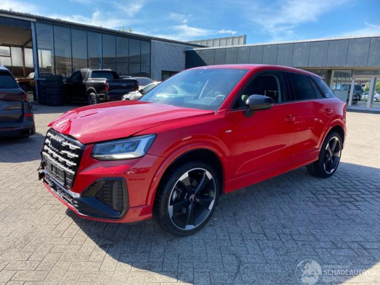 Audi Q2 35 TFSI S tronic S line * KAM - AHK - NAV *