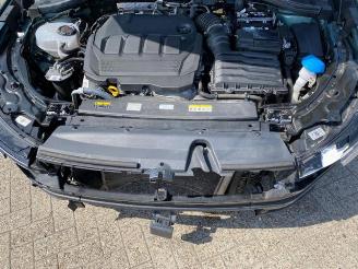 Volkswagen Passat Variant 2.0 TDI DSG R-Line *HEAD-UP -AHK* picture 13