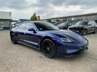 Porsche Taycan Turbo S *HEAD-UP -PANO -PCCB* picture 1